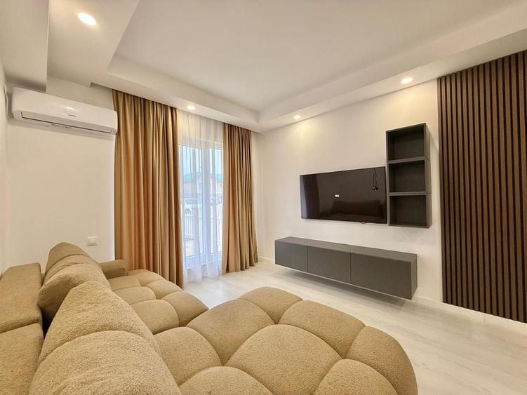Apartament cu 3 camere decomandat în Ștefăneștii de Jos