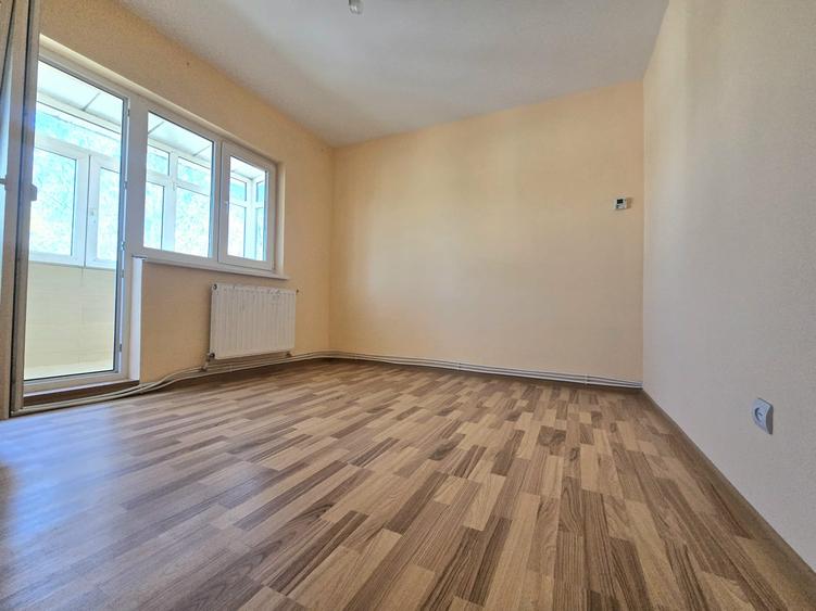 Apartament cu 3 camere decomandat în Vidin-Progresul