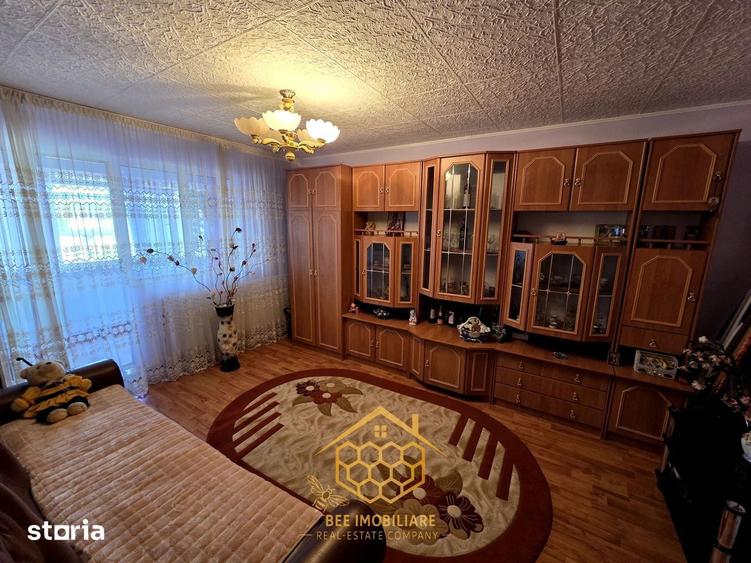 Apartament cu 3 camere in zona centrala - Filiasi - 9