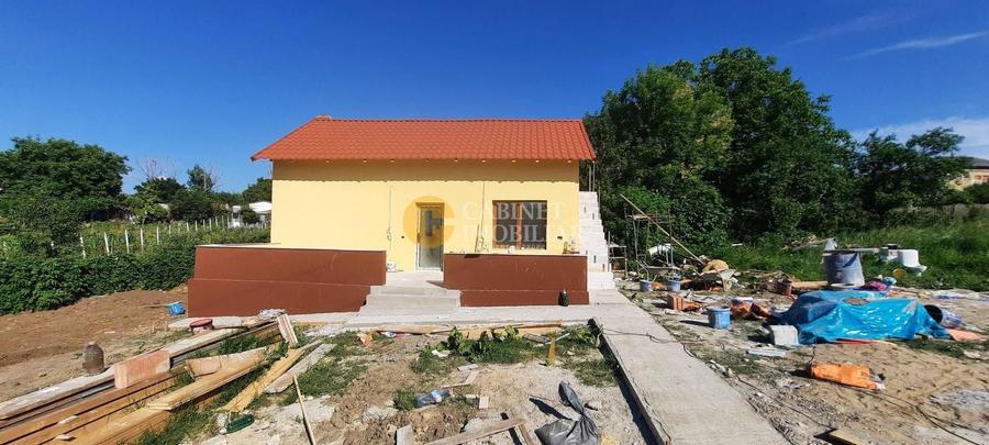 Casă individuală cu 2 camere cu Canalizare în Voinești