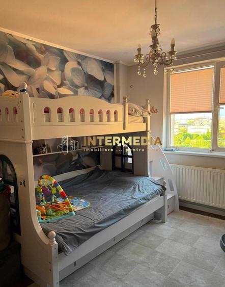 Apartament cu 3 camere, mobilat în Tolstoi