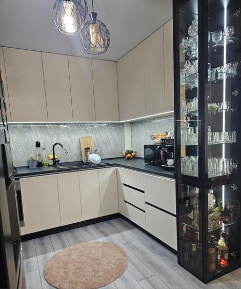 Apartament cu 2 camere decomandat în Central