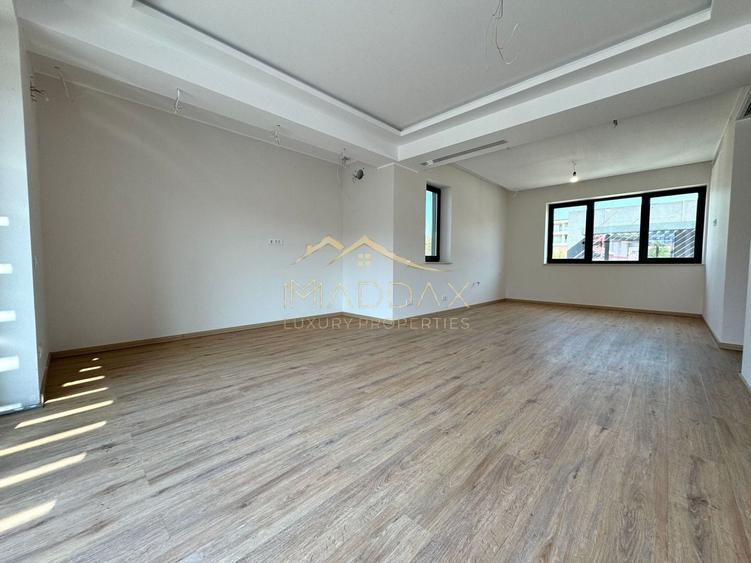 Casă individuală cu 6 camere cu Canalizare în Pipera
