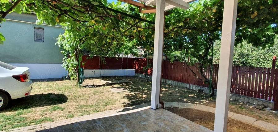 Casă cu 2 camere cu Teren 250 Mp în Chișoda