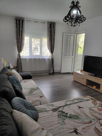 Apartament cu 2 camere decomandat în Mazepa 2