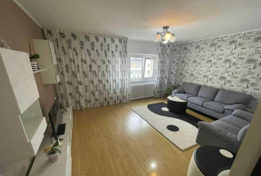 Apartament cu 3 camere decomandat în Calea Călărașilor