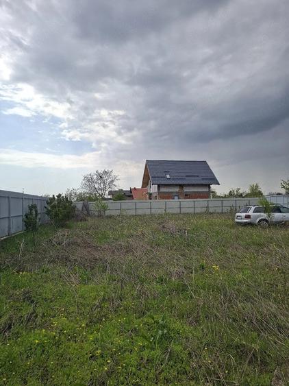 Teren de 900 mp, în Valea Largă