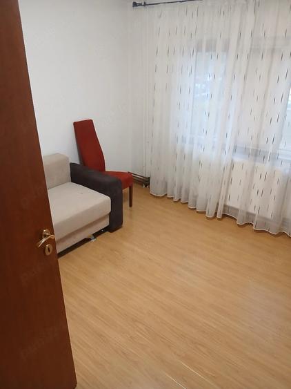 Apartament cu 4 camere decomandat în Steaua