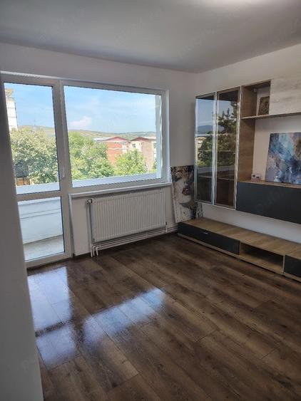 Apartament cu 2 camere semidecomandat în Micro 4