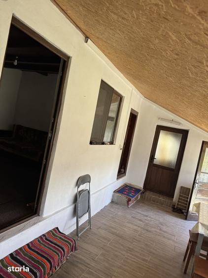 Casă cu 4 camere cu Teren 1600 Mp în Ulmeni