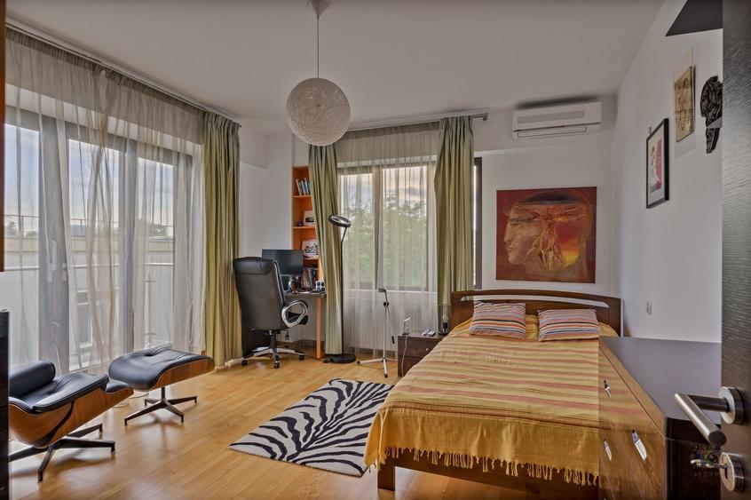 Apartament cu 4 camere semidecomandat în Floreasca