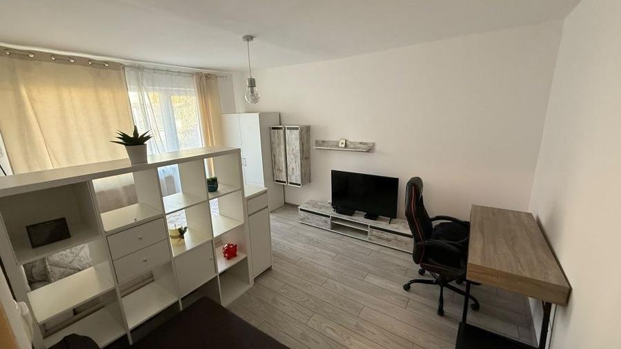 Garsonieră decomandată în Complex Studențesc