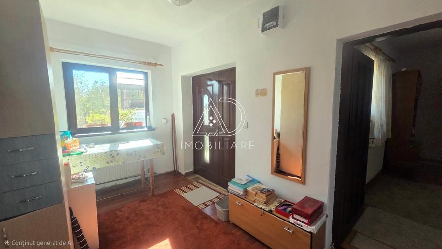 Casă individuală cu 7 camere cu Canalizare în Vest
