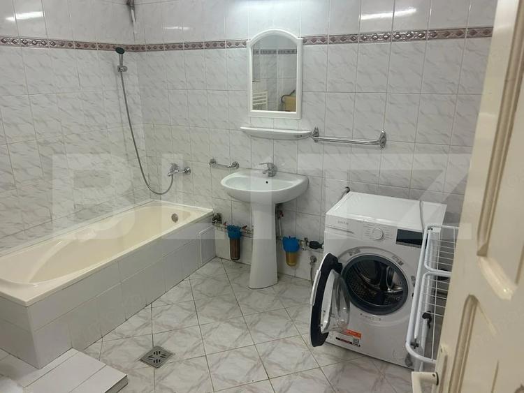 Apartament cu 3 camere semidecomandat în Iris