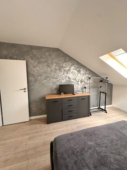 Apartament cu 3 camere decomandat în Exterior Vest
