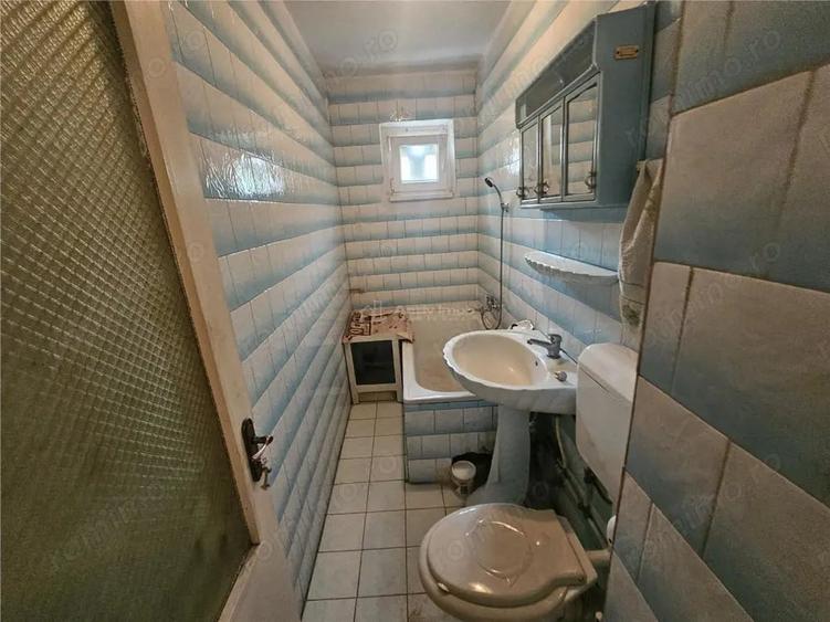 Apartament cu 2 camere nedecomandat, mobilat în Micro II