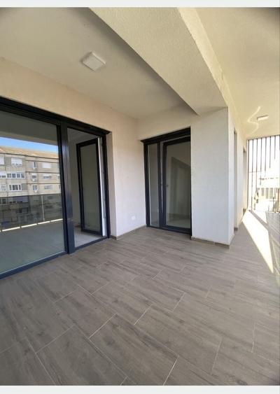 Apartament cu 3 camere decomandat în Cantemir