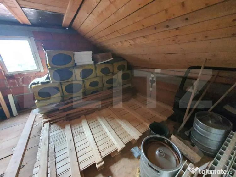 Casă cu 4 camere cu Teren 1500 Mp în Central