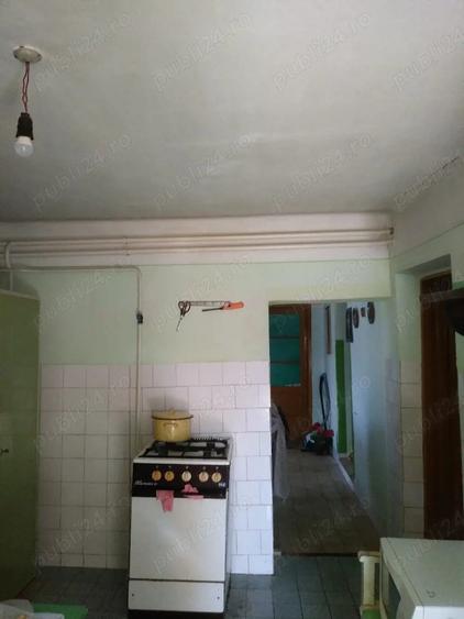 Casă cu 3 camere cu Teren 1960 Mp în Central