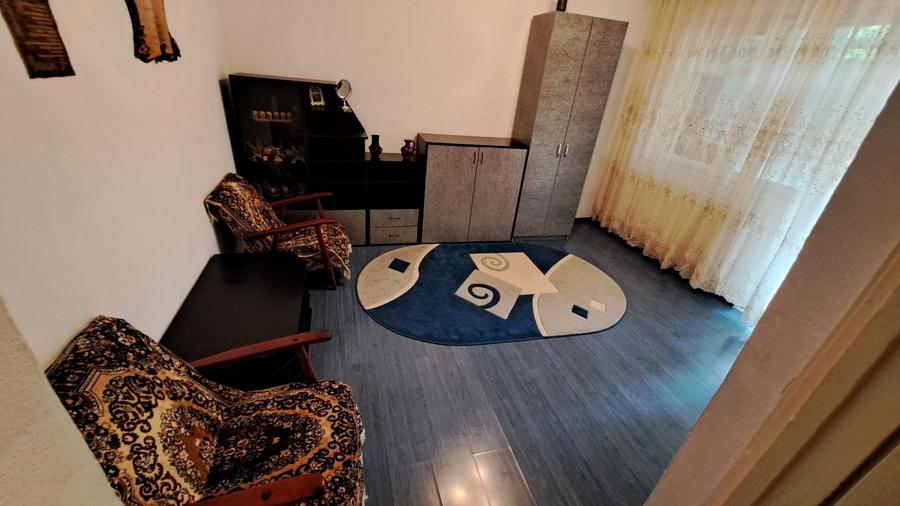 Apartament cu 3 camere decomandat în Micro 20