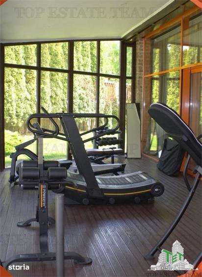 Casă cu 5 camere cu Piscina în Bran
