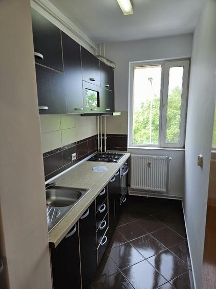 Apartament cu 2 camere semidecomandat, mobilat în Gruia