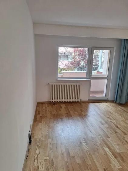 Apartament cu 4 camere decomandat în Zorilor