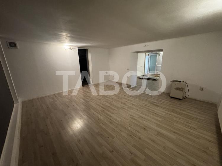 Spațiu comercial, de 85 mp, în Central