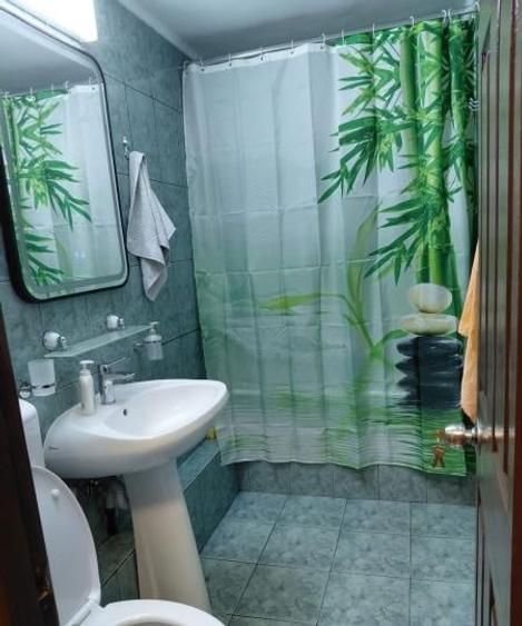 Apartament cu 3 camere decomandat, mobilat în Nerva Traian