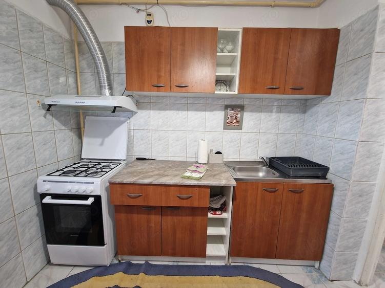 Apartament cu 2 camere decomandat, mobilat în Berceni