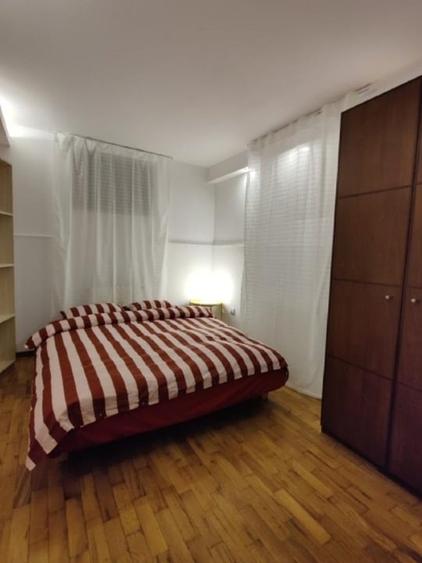 Apartament cu 3 camere semidecomandat, mobilat în Dacia