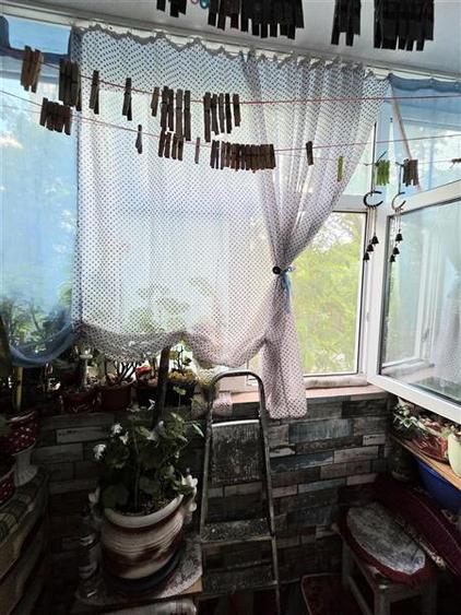 Apartament cu 3 camere semidecomandat în Groapa
