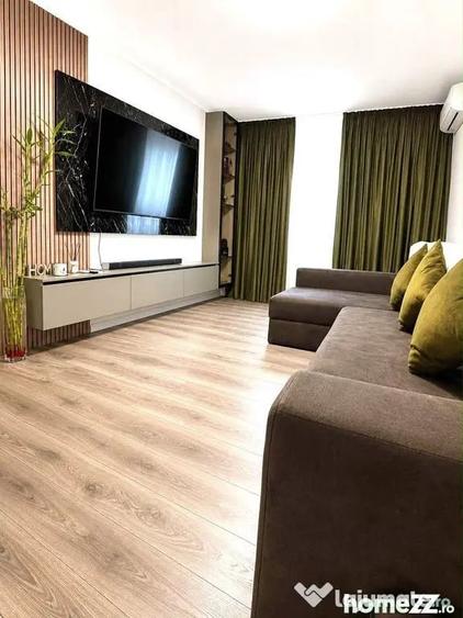 Apartament cu 3 camere decomandat în Poarta 6