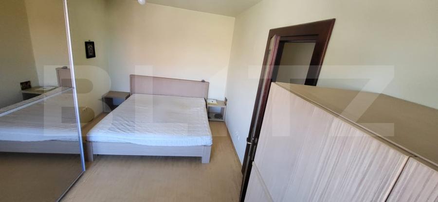 Apartament cu 3 camere semidecomandat, mobilat în Calea Dumbrăvii