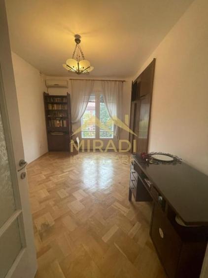 Apartament cu 3 camere în Dorobanți