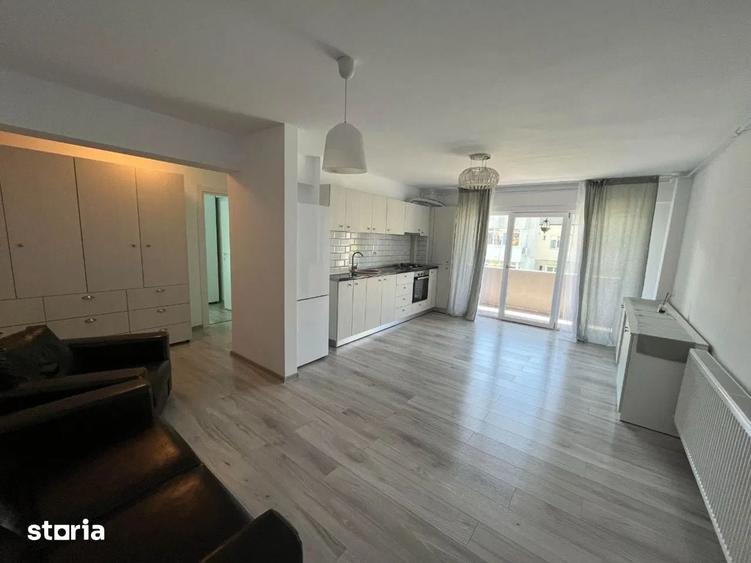 Apartament cu 3 camere decomandat în Exterior Vest