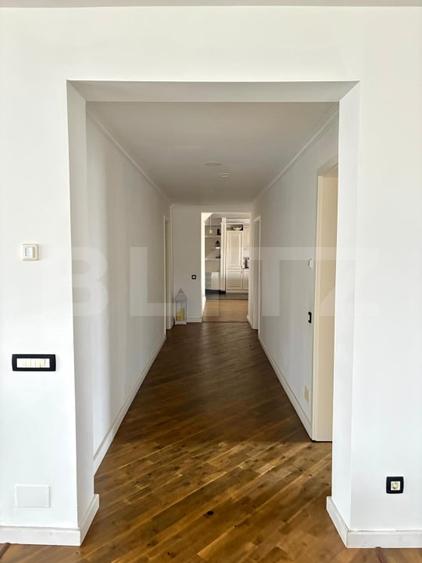 Apartament cu 4 camere semidecomandat, mobilat în Florești