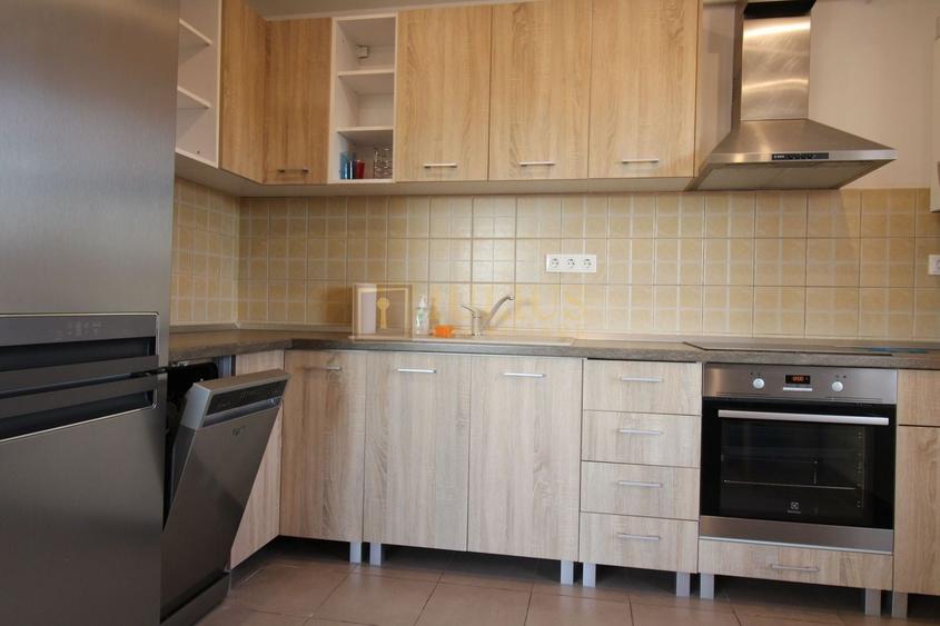 Apartament cu 2 camere semidecomandat, mobilat în Soarelui