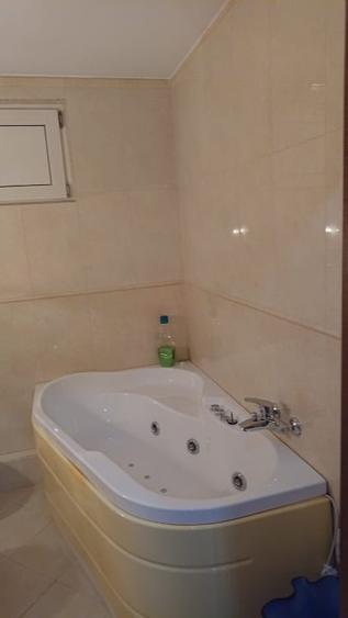 Apartament cu 3 camere decomandat în Rahova