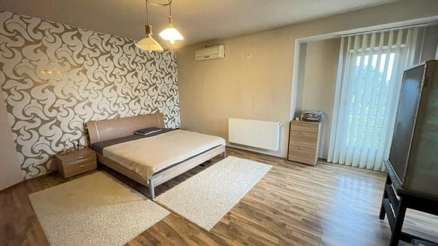 Casă individuală cu 5 camere cu Canalizare în Mehala