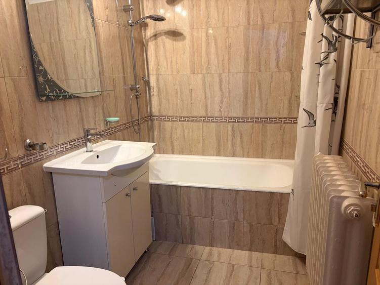 Apartament cu 2 camere semidecomandat în Cetate