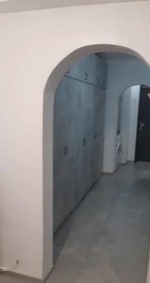 Apartament cu 3 camere decomandat, mobilat în Berceni