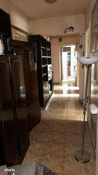 Apartament cu 3 camere decomandat, mobilat în Rahova