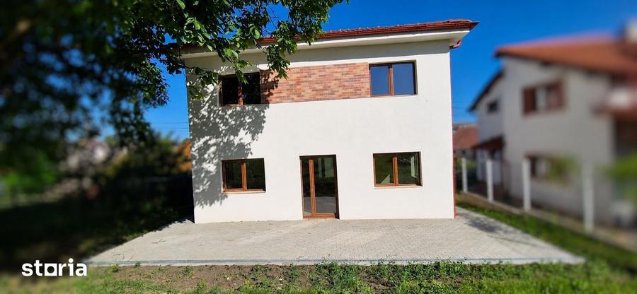 Casă cu 4 camere cu Teren 700 Mp în Apahida