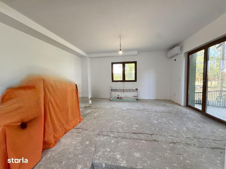 Casă cu 4 camere cu Teren 500 Mp în Central