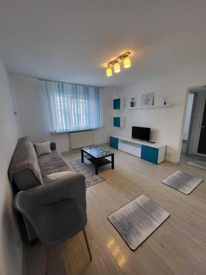 Apartament cu 2 camere semidecomandat în Micro 6