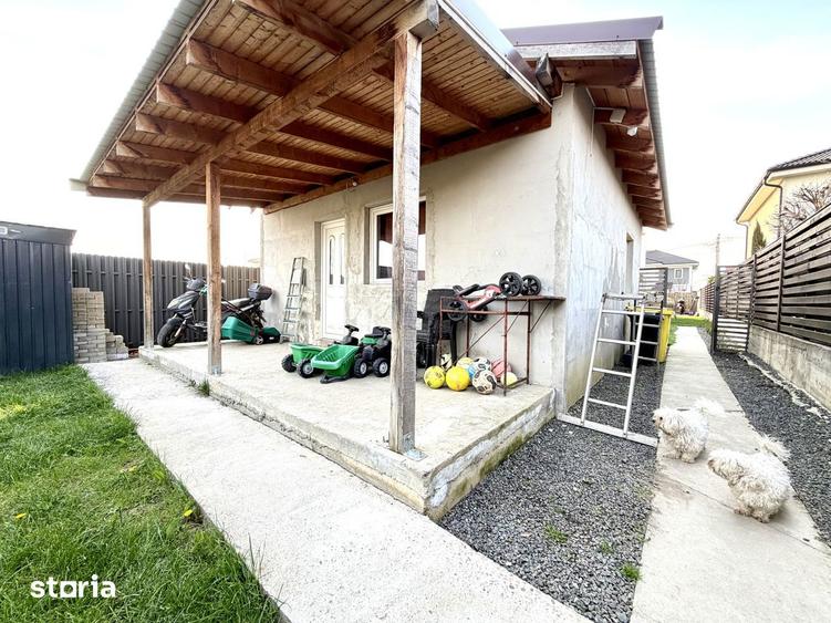 Casă cu 3 camere cu Teren 370 Mp în Dumbrăvița