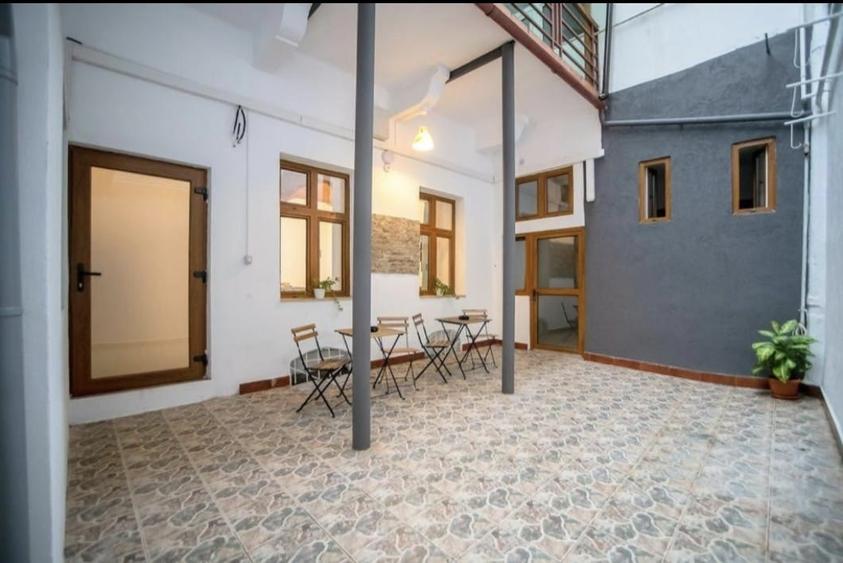 Spațiu comercial, de 926 mp, în Traian