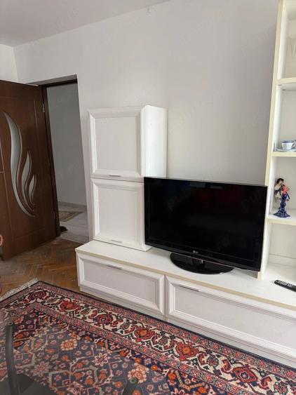 Apartament cu 3 camere decomandat în Gară