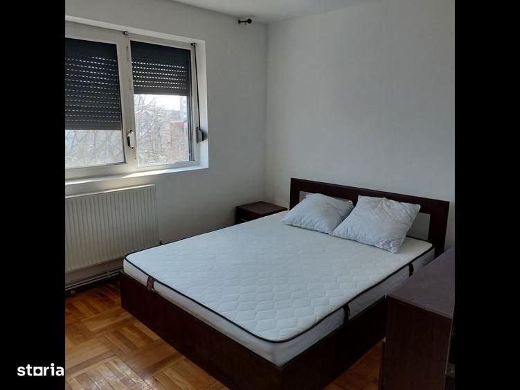 Apartament cu 3 camere semidecomandat în Exterior Vest